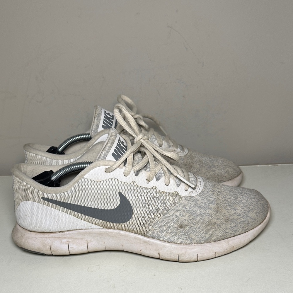 Nike flex contact Light Gray and White Running Shoes